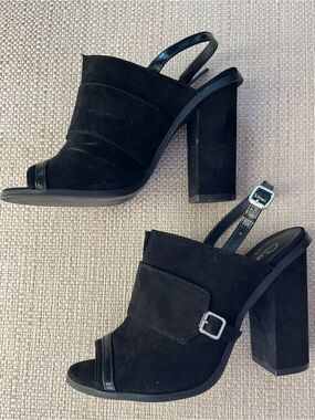 Callisto of California Black Suede Peep-Toe Block Heel Slingback Sandals